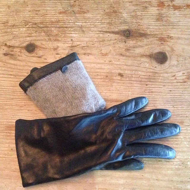 Gift Idea: Leather Tech Gloves